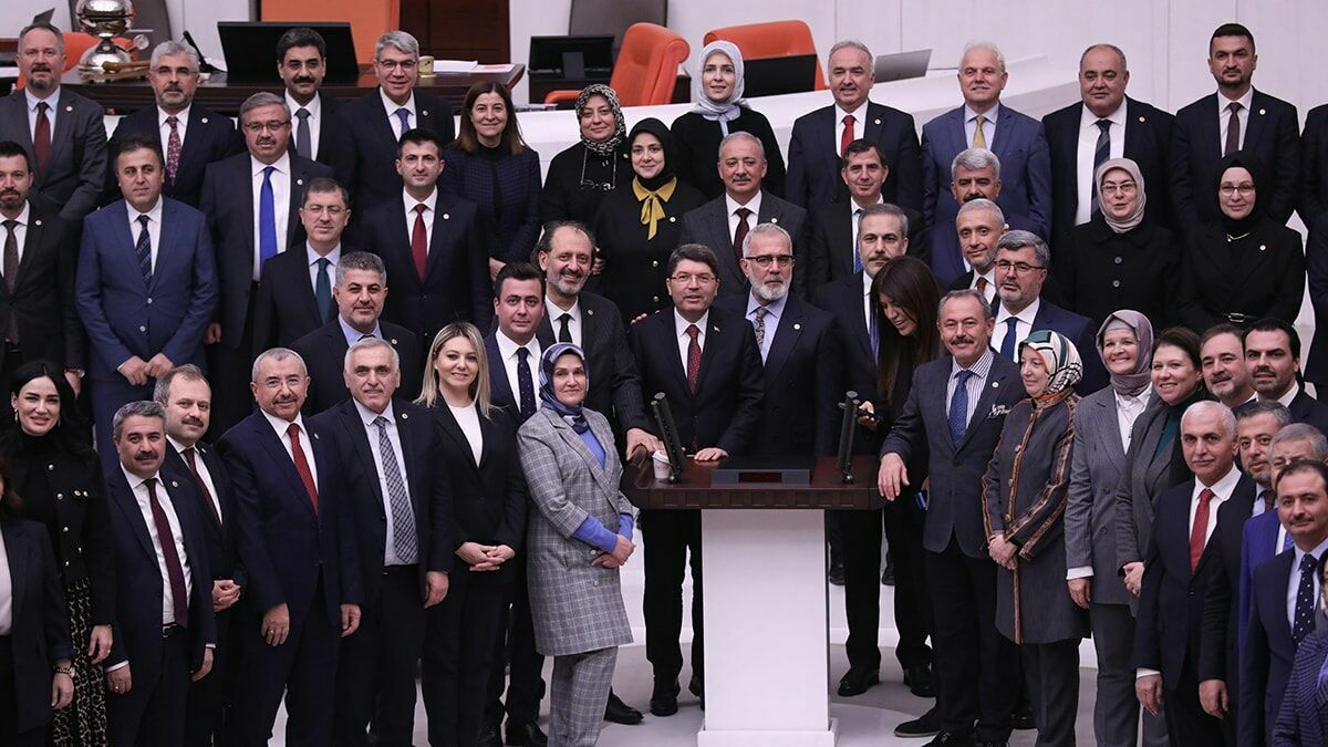 Meclis'te adalet tartışması
