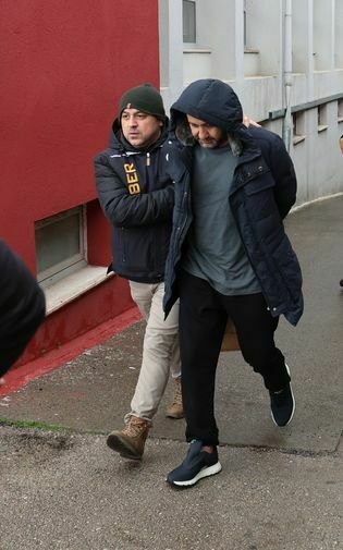 Adana’da 150 Milyon Tl Vurgun Yapan ‘Sazan Sarmalı’ Çetesi Çökertildi2 W