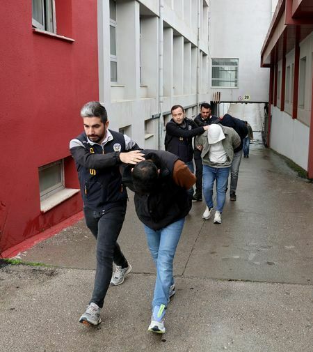 Adana’da 150 Milyon Tl Vurgun Yapan ‘Sazan Sarmalı’ Çetesi Çökertildi4 W