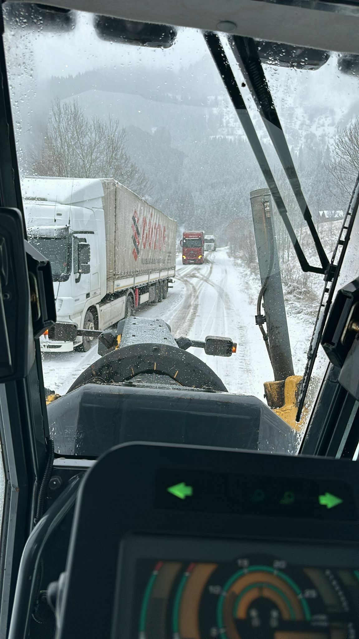 Artvin'de Kar Yağışı Nedeniyle 13 Köy Yolu Ulaşıma Kapandı4