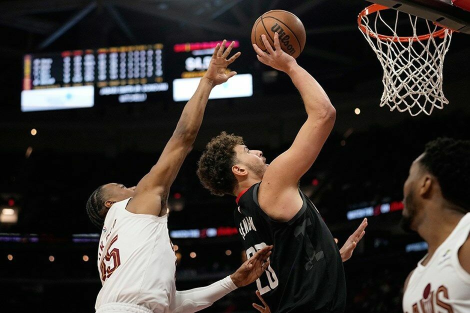 Clippers Mavericks'i 120-111 yenerek galibiyet serisini sürdürdü