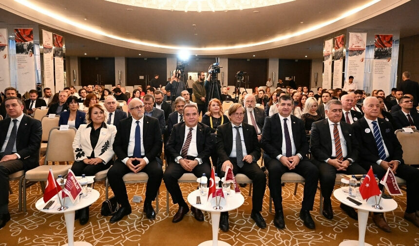 Başkan Böcek Girişimcilik Günleri Ödül Töreninde Sahne Aldı (1)