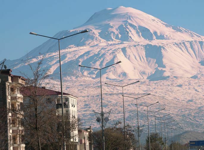 Beyaz Gelinliğini Giyen Ağrı Dağı'ndan Kartpostallık Görüntü2 Result