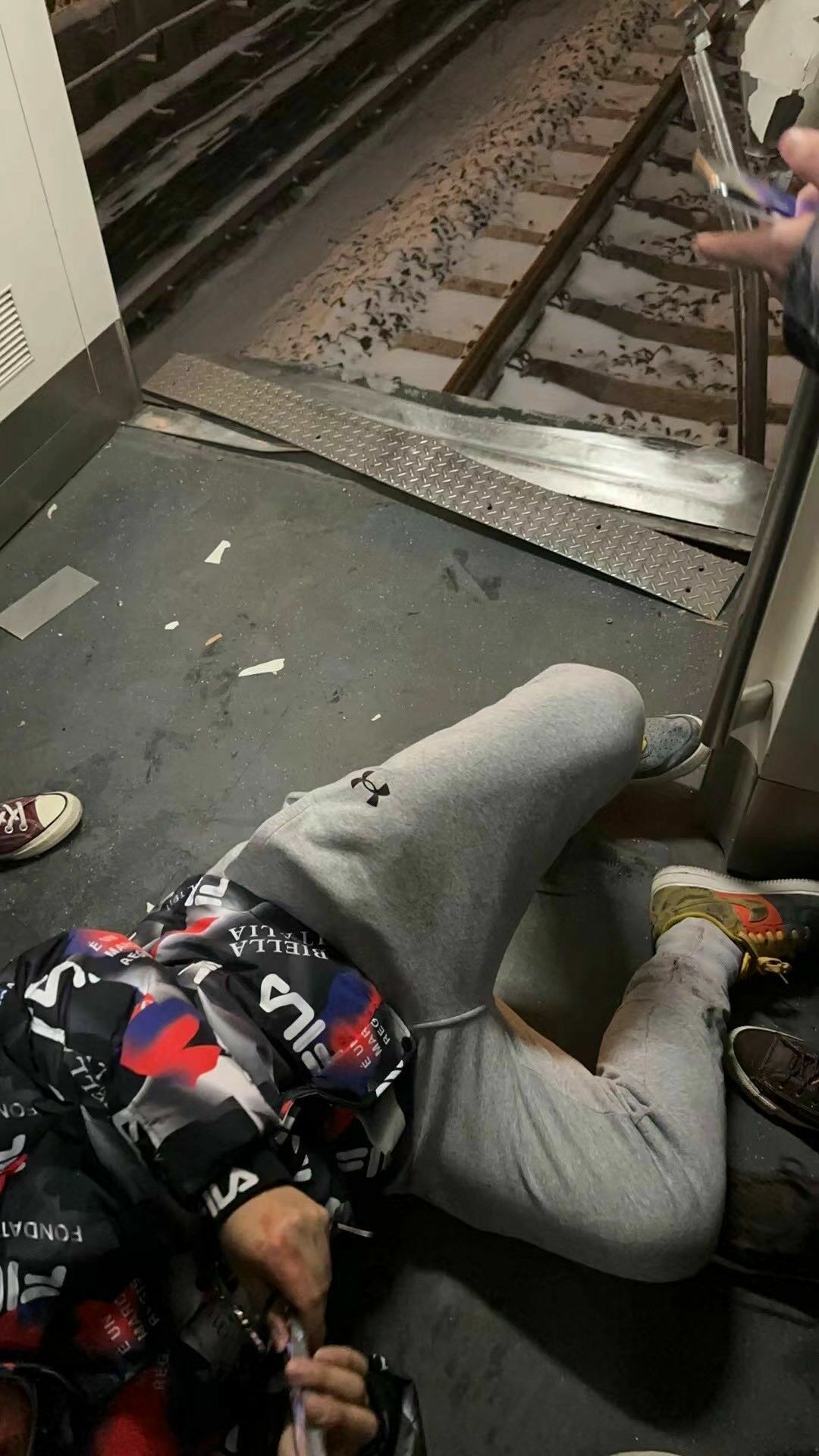 Çin'de Metro Kazası 102 Yaralı2