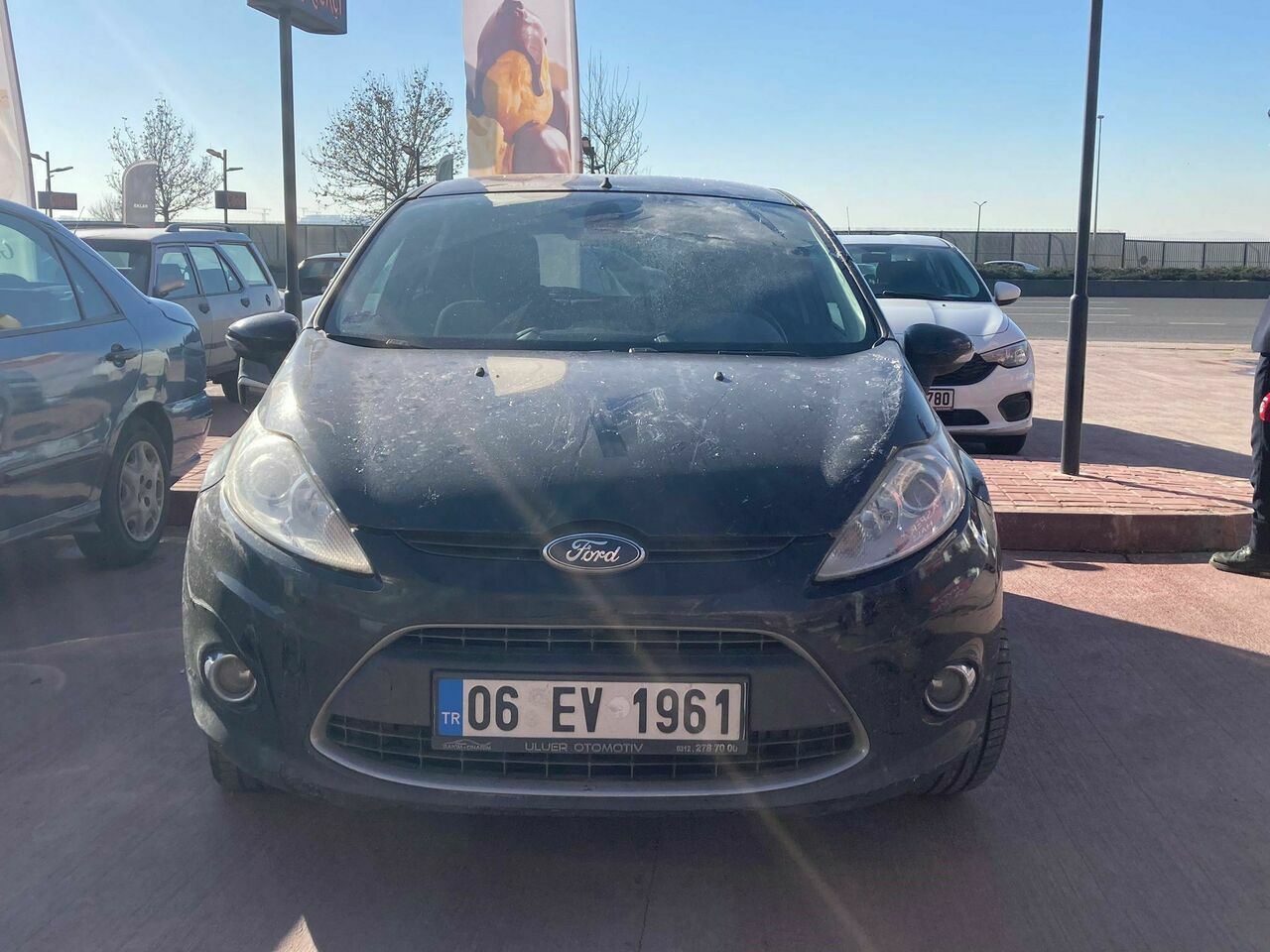 Fren Yerine Gaza Basan Şoför Mağazaya Daldı3