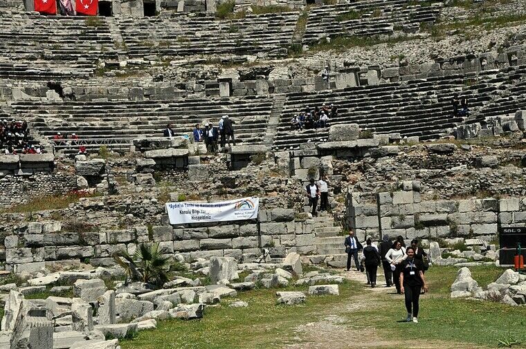 Tarihin ve Bilimin Buluşma Noktası Milet Antik Kenti Büyülüyor