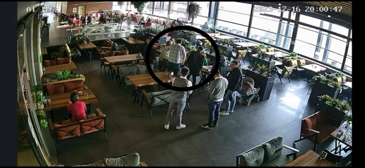 Çorum İl Emniyet Müdür Yardımcısı Restoranda Heimlich Manevrasıyla Nefes Borusuna Yemek Kaçan Kişiyi Kurtardı!