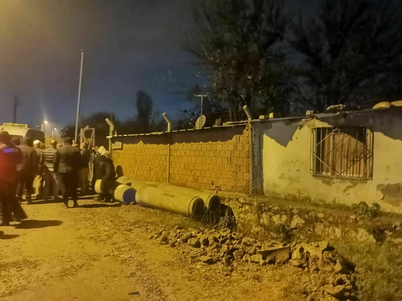 İzmir’de Oğlu Tarafından Bıçaklanan Kadın Hayatını Kaybetti3