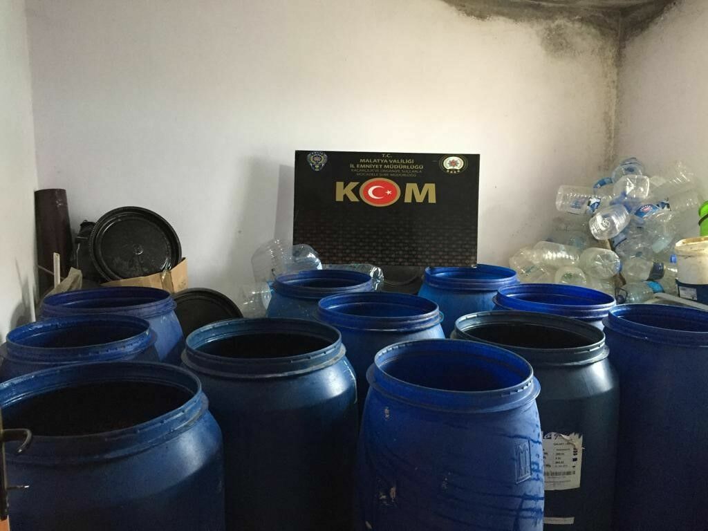 Malatya’da 4 Ton 800 Litre El Yapımı Boğma Rakı Ile Şarap Ele Geçirildi2