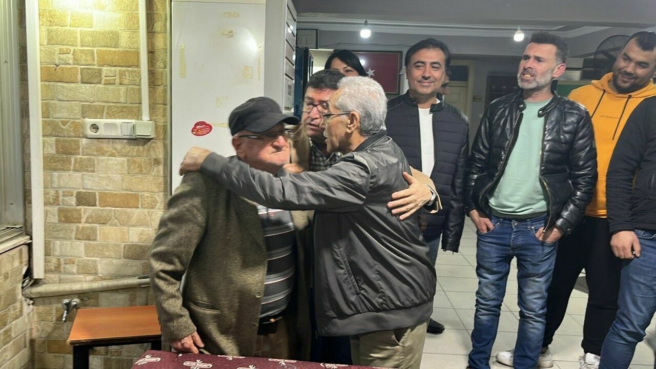 Okey Masasındaki Kavgaları Gündem Olmuştu O Dedeler Barıştı