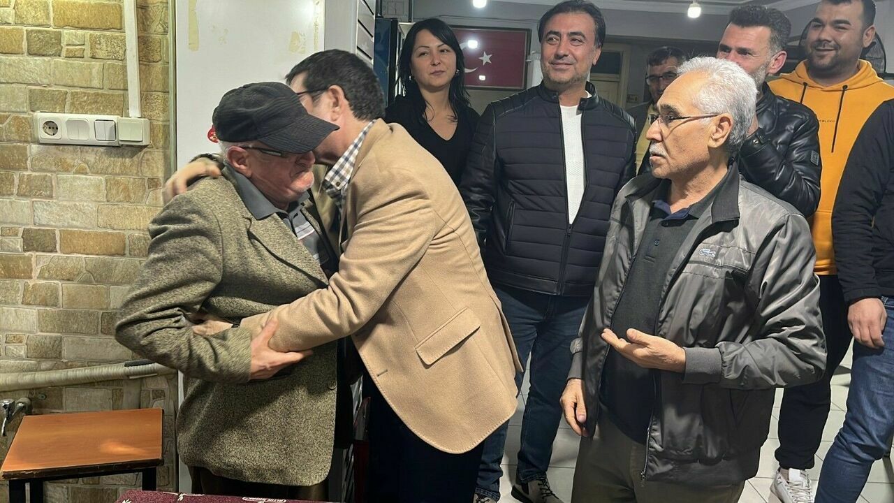 Okey Masasındaki Kavgaları Gündem Olmuştu O Dedeler Barıştı2