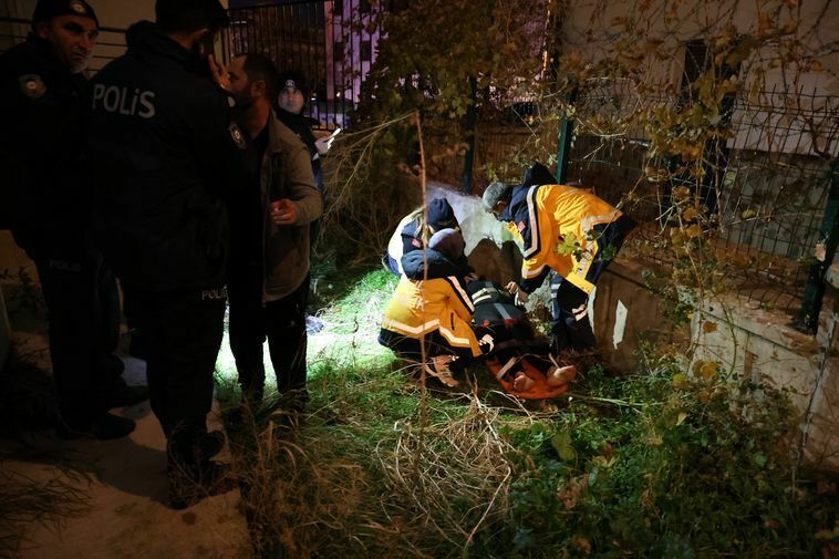 Sevgilisiyle Tartışan Kadın 3. Kattaki Rezidansın Balkonundan Düştü2 Result