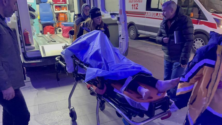 Sevgilisiyle Tartışan Kadın 3. Kattaki Rezidansın Balkonundan Düştü5 Result