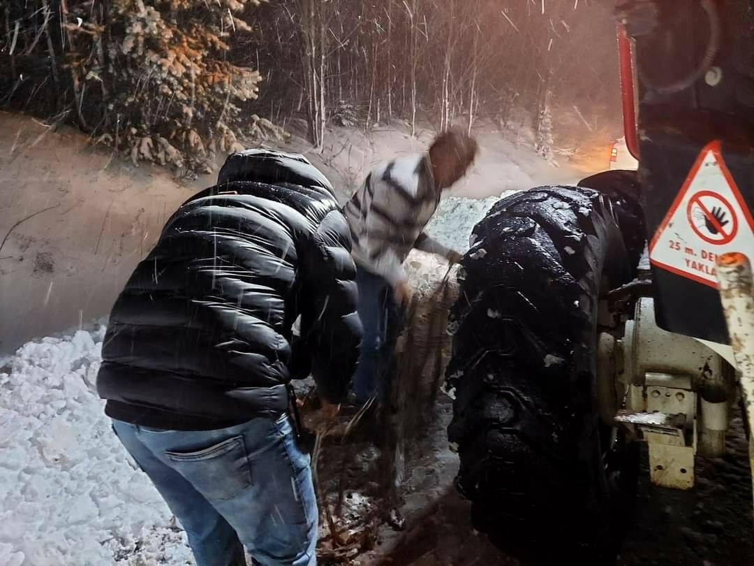 Soğukta Donmak Üzereyken Ekipler Kurtardı6