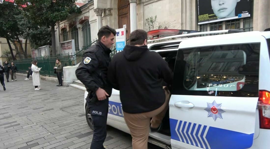 Taksim’de Araması Bulunan 10 Şahıs, Yüz Tarayıcı Kameralar Sayesinde Yakalandı5