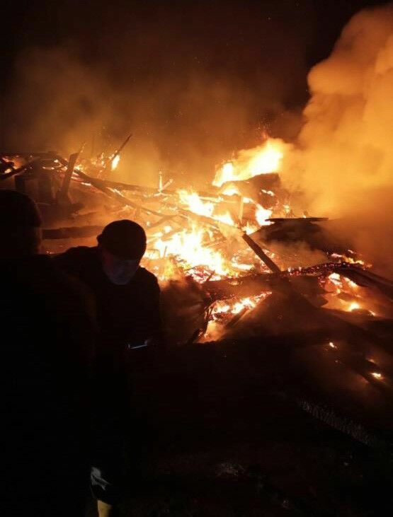 3 Katlı Ahşap Ev Küle Döndü5