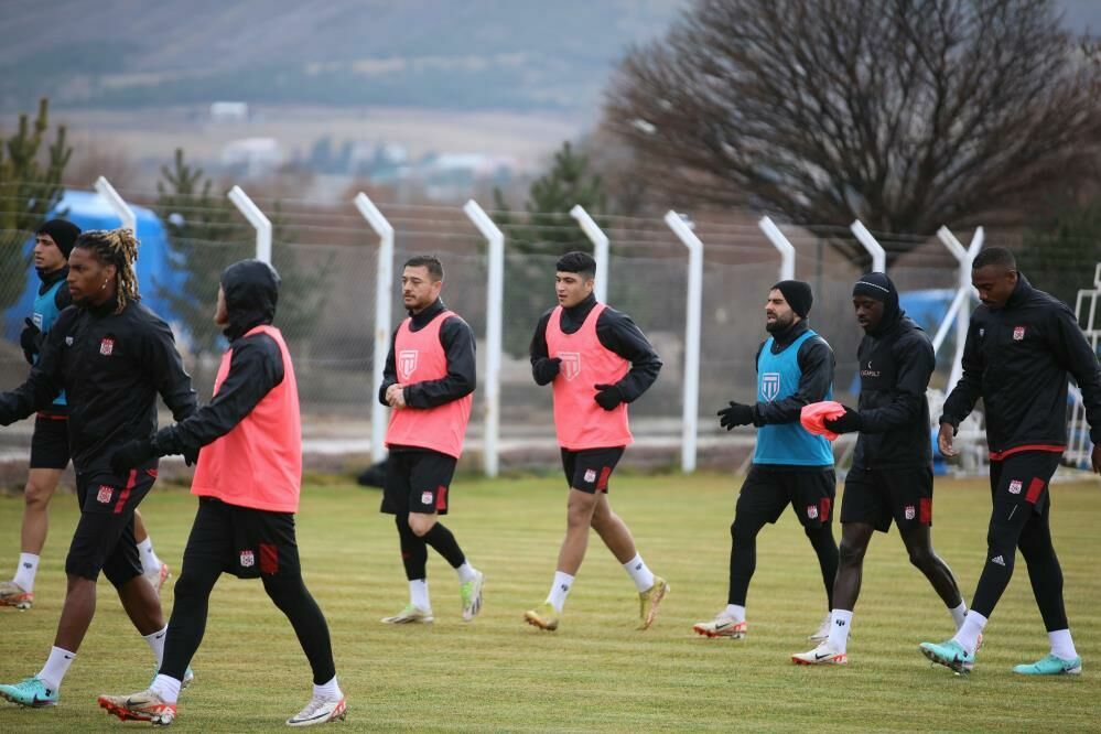 Sivasspor Kayserispor maçı mesaisine devam ediyor