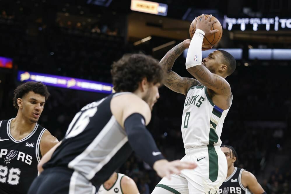 Denver Nuggets Nikola Jokic'in son saniye basketiyle kazandı