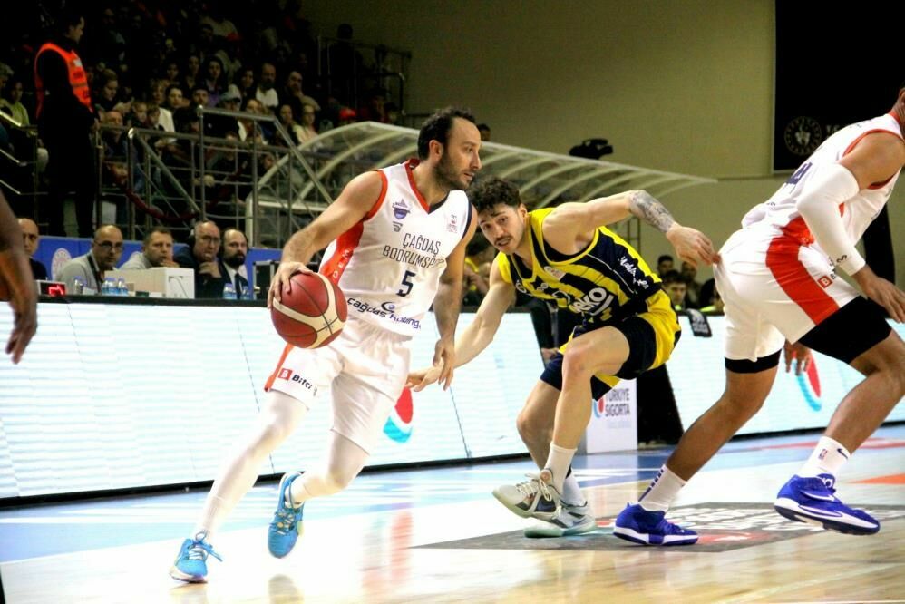 Fenerbahçe Bodrumspor'u deplasmanda 93-92 mağlup etti