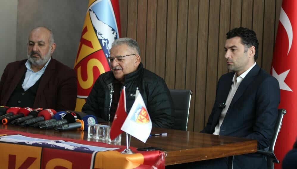 Burak Yılmaz yeni takımına imzayı attı