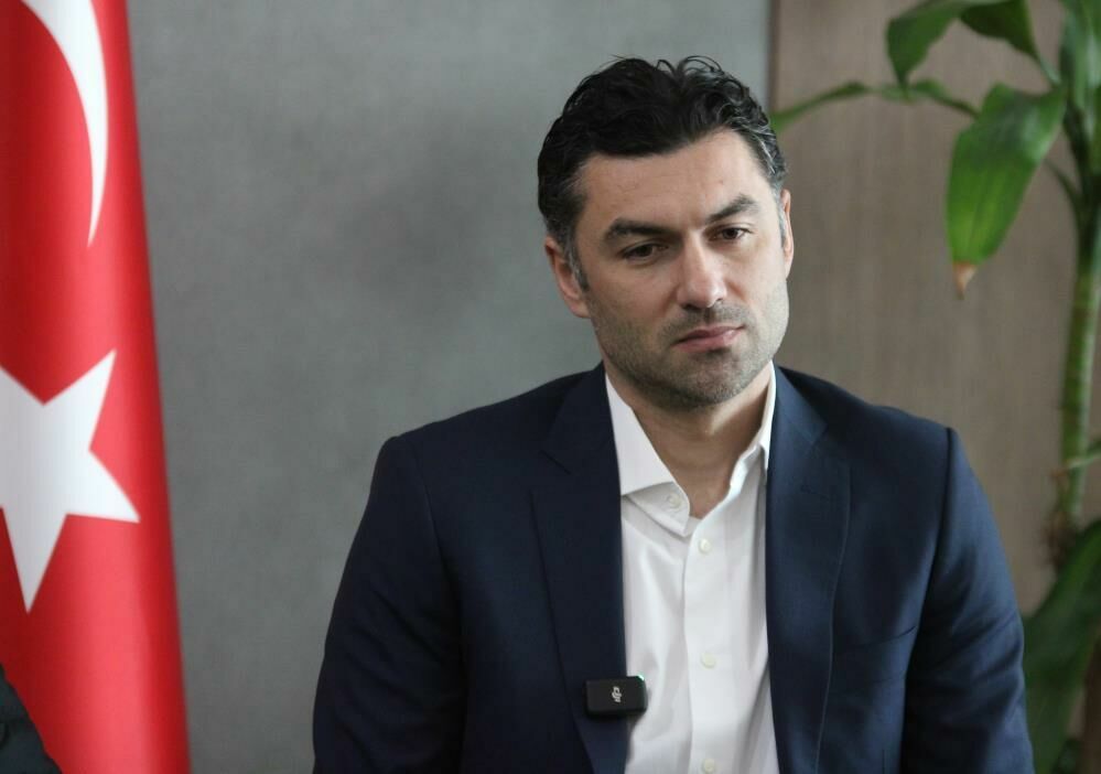 Burak Yılmaz yeni takımına imzayı attı