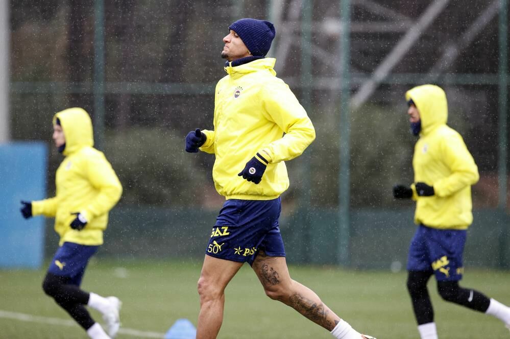 Çağlar Söyüncü Fenerbahçe'de ilk antrenmanına çıktı