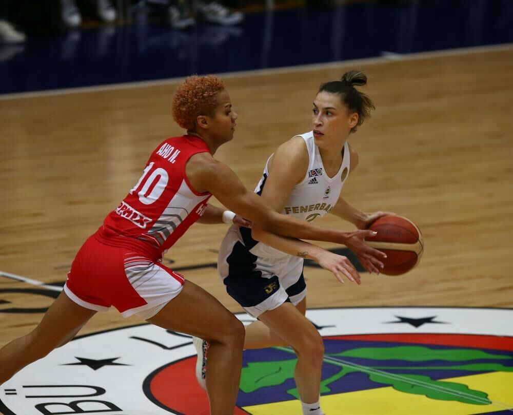 Fenerbahçe Kadın Basketbol Takımı Euroleague'de zirvede: Çeyrek Finale lider girdi!