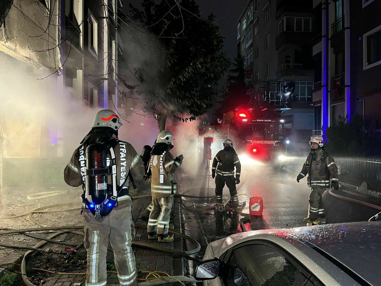 Avcılar’da Akü Imalathanesi Alev Alev Yandı4