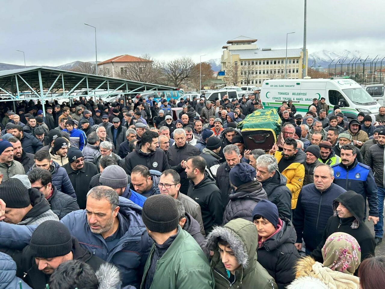 Baba Ve Oğlu Toprağa Verildi2