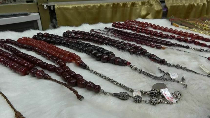 Bu Tespih Balina Kusmuğundan Yapılıyor! Fiyatına Inanmayacaksınız