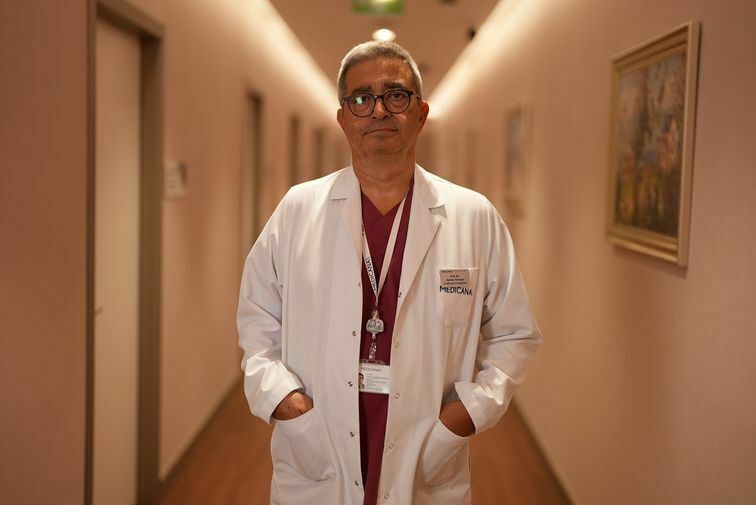 Enfeksiyon Hastalıkları Uzmanı Prof. Dr. Sarhan Sakarya