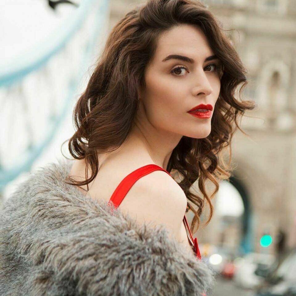 Belçim Biligin (1)-1