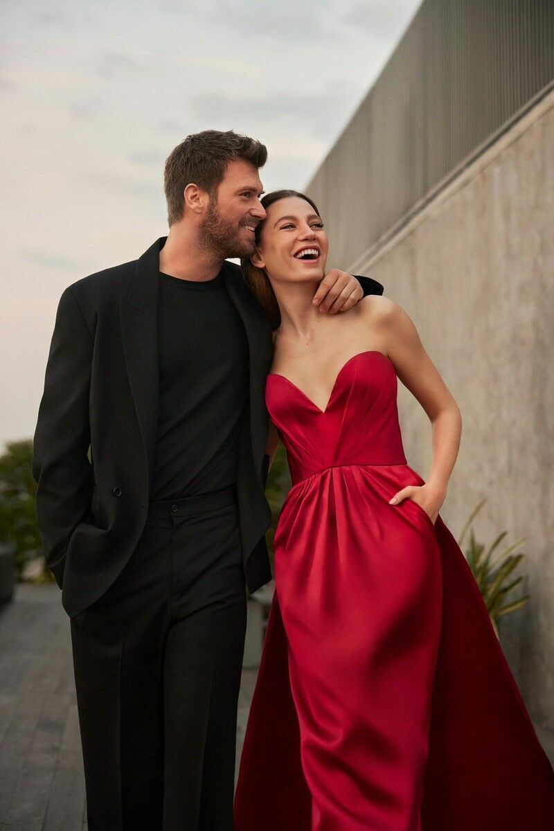 Kivanc Tatlitug And Serenay Sarikaya In Aile 2023 Bolum 1
