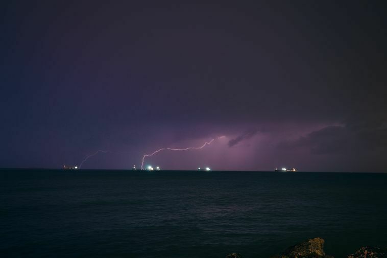 Hatay İskenderun Körfezi'nde Şimşeklerin Dansı