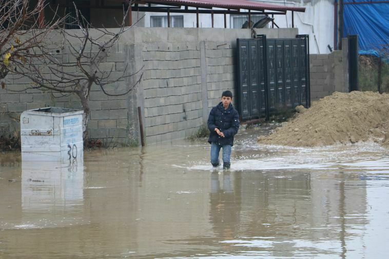Hatay'da Evler Ve Ahırlar Su Içerisinde Kaldı 