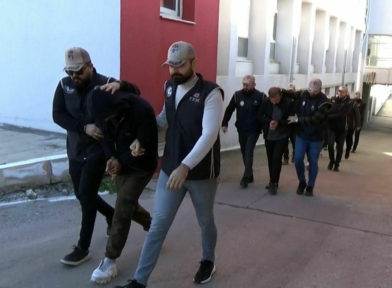 Interpol Tarafından Aranan Deaş'lı Teröristler Adana'da Kıskıvrak Yakalandı 