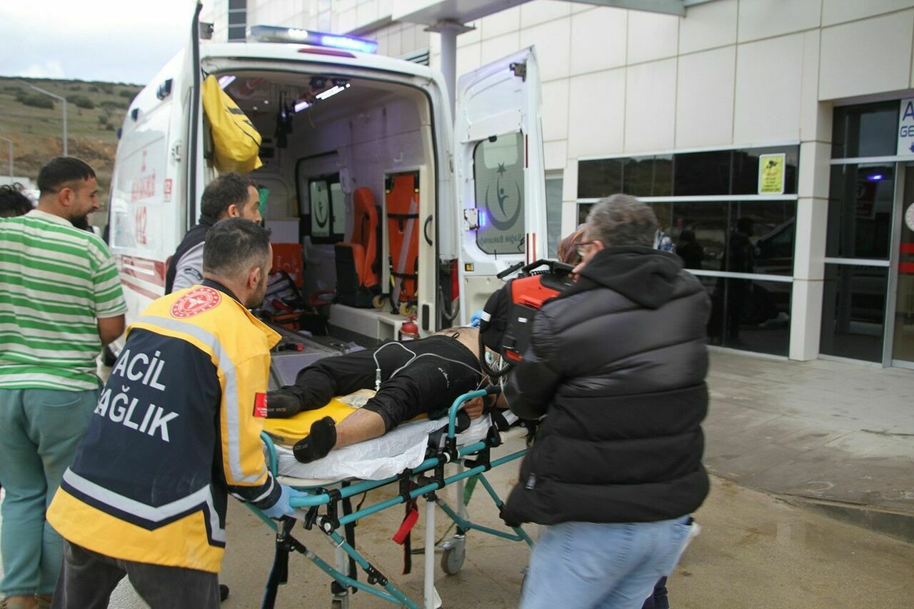 Manisa’da Vinç Devrildi4