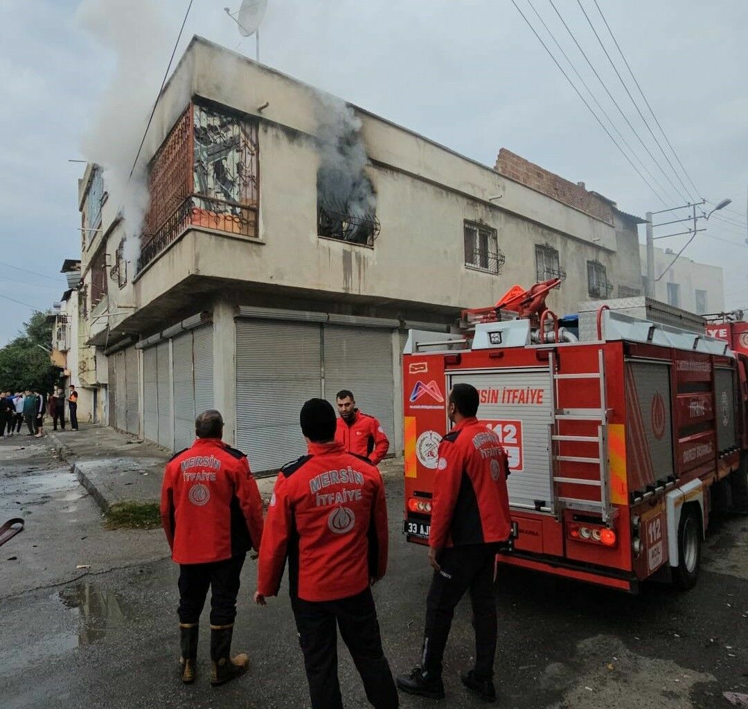 Mersin'de Ev Yangını3