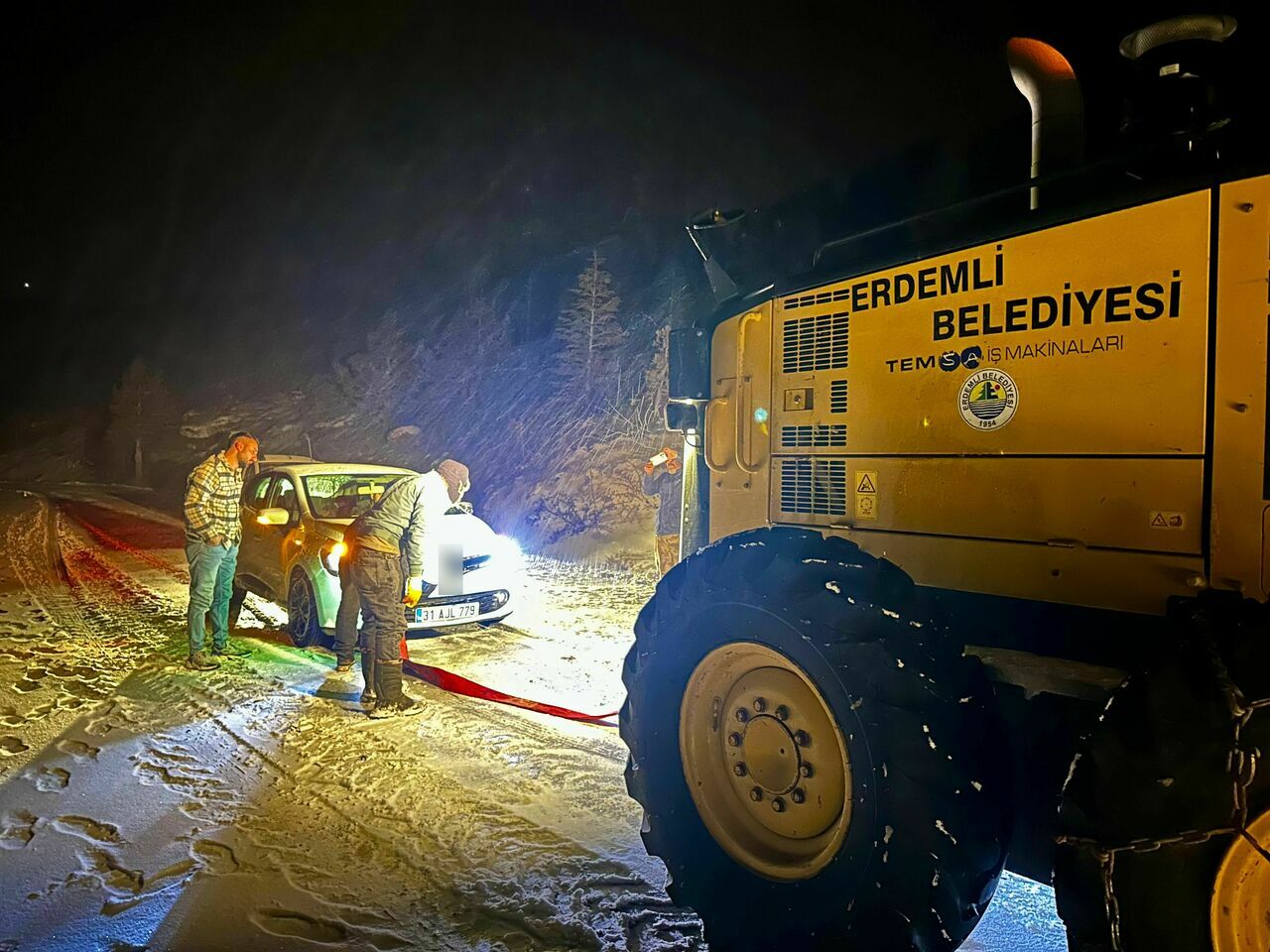 Mersin'de Karda Mahsur Kalanlar 4 Saatte Kurtarıldı 