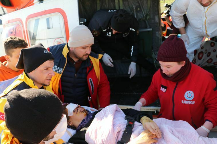 Sağlık Çalışanları Depremin Görünmez Kahramanları Oldu 