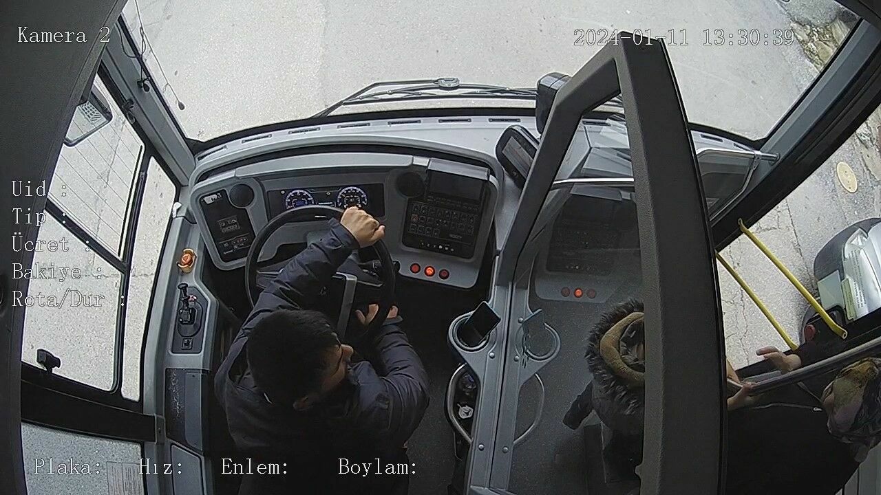 Torununu Otobüste Unuttu