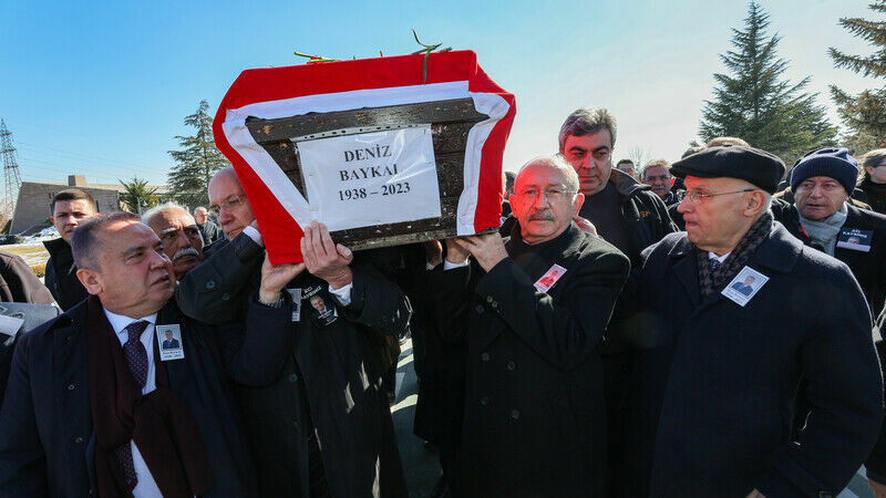 Baykal mezarı başında anılacak