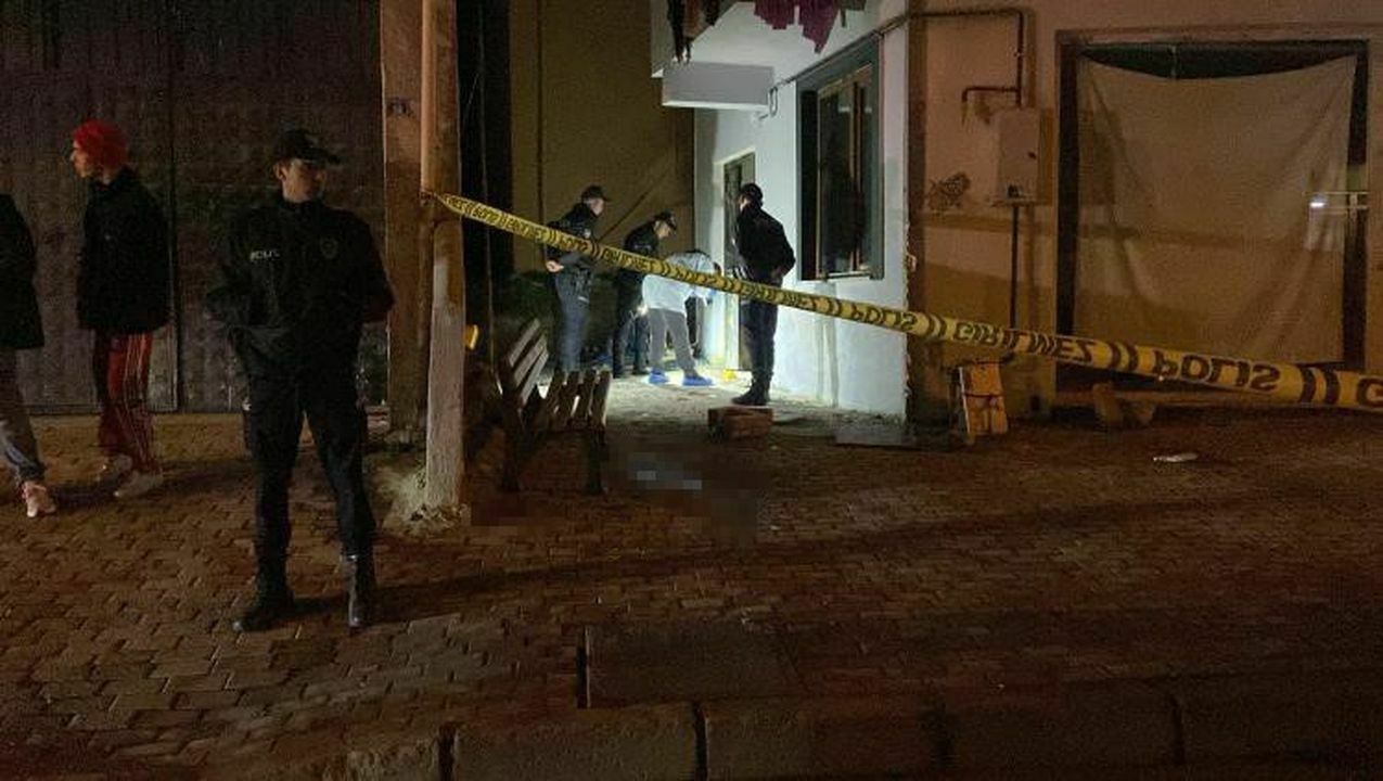 6 Aylık Hamile Kadın Ve Eşine Silahlı Sopalı Saldırı 