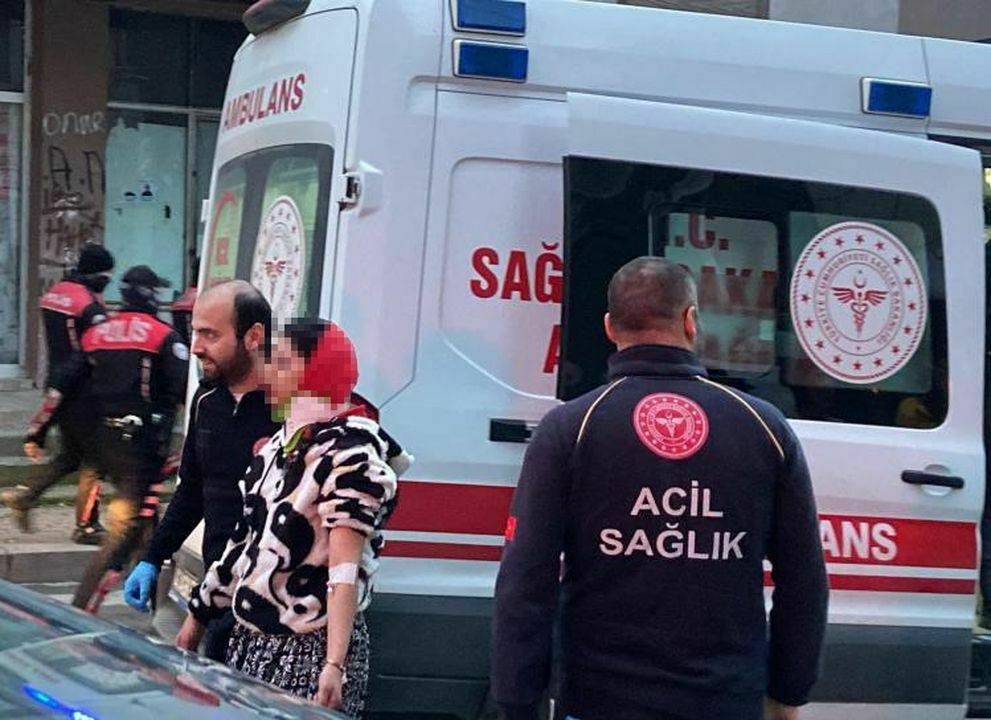 6 Aylık Hamile Kadın Ve Eşine Silahlı Sopalı Saldırı