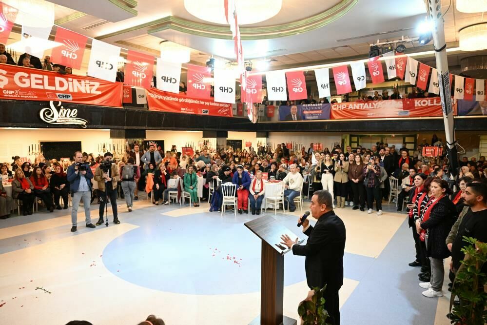 Başkan Muhittin Böcek: 'Sosyal belediyecilik ile Antalya'ya hizmet ediyoruz'