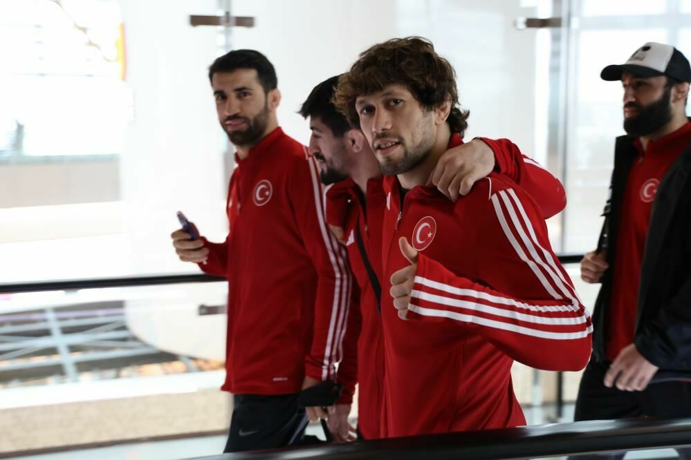 Avrupa Şampiyonu Grekoromen Güreş Milli Takımı yurda dönüş yaptı