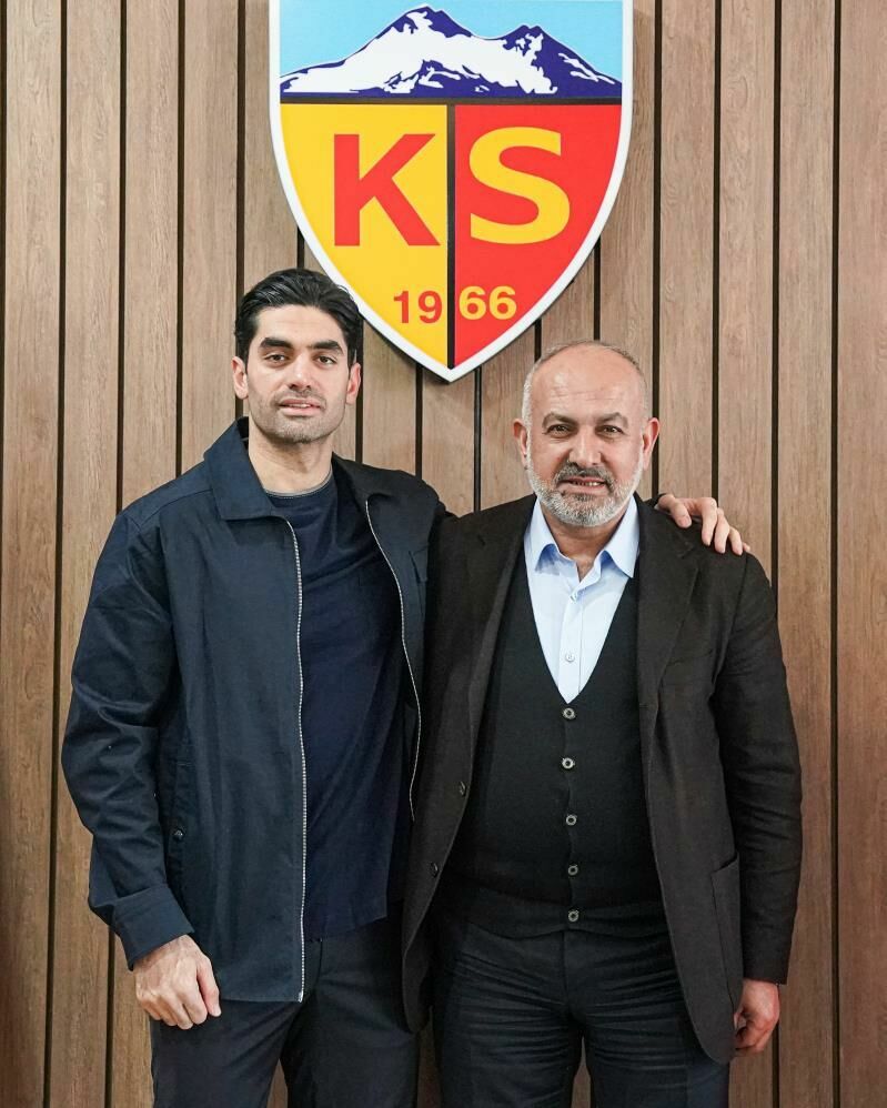 Kayserispor Ali Karimi ile sözleşme uzattı