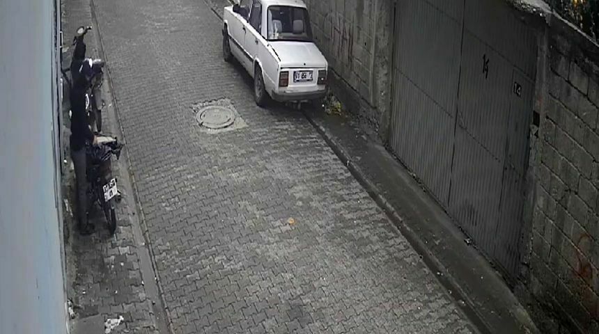 Adana'da 15 Yaşındaki Çocuk Motosiklet Hırsızlığından Tutuklandı 