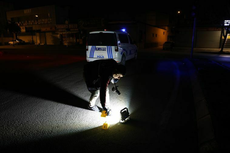 Adana'da Akrabalar Arasındaki Kavgada Silahlar Konuştu 6 Yaralı