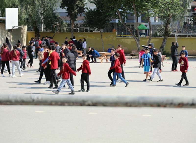 Adana'da Bina Yıkımı! Öğrenciler Büyük Panik Yaşadı  (2) Result